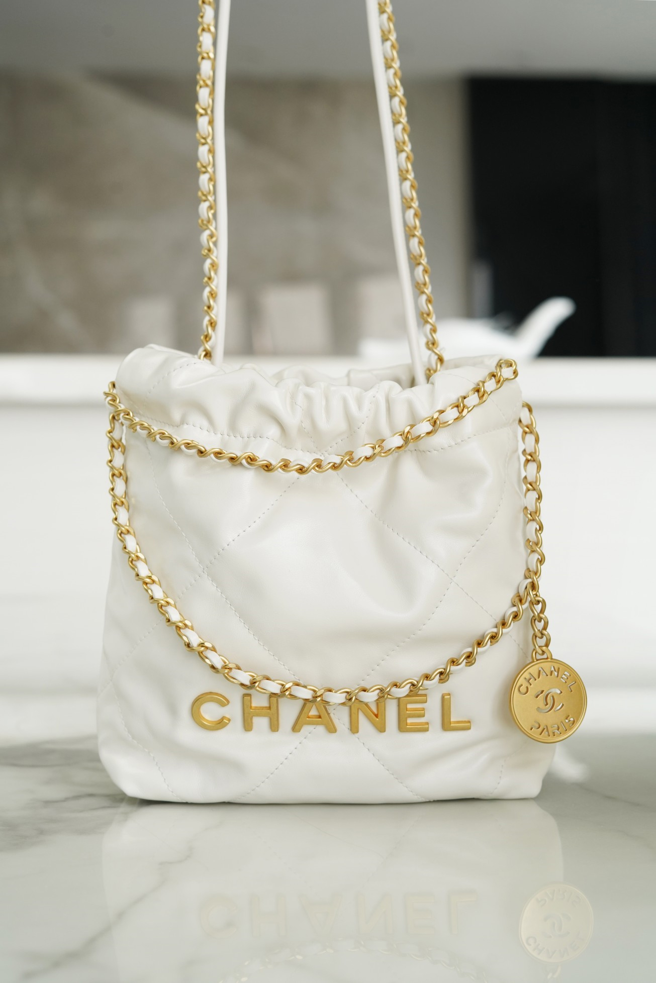 CHANEL 22 MINI BAG 